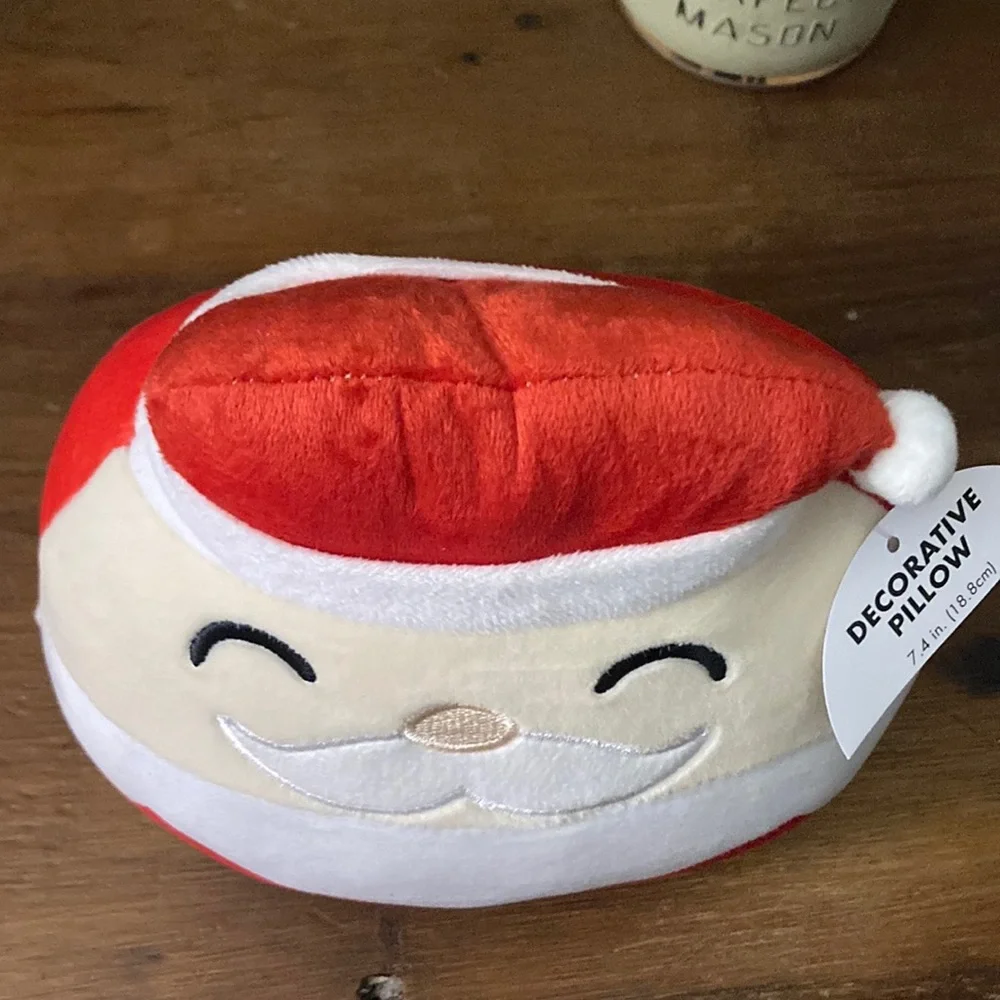 NWT Adorable Christmas Holiday Santa 🎅🏻 Smushie Pillow w/ Hat & Belt